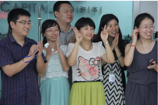 “乒臨城下”；孰與爭(zhēng)鋒